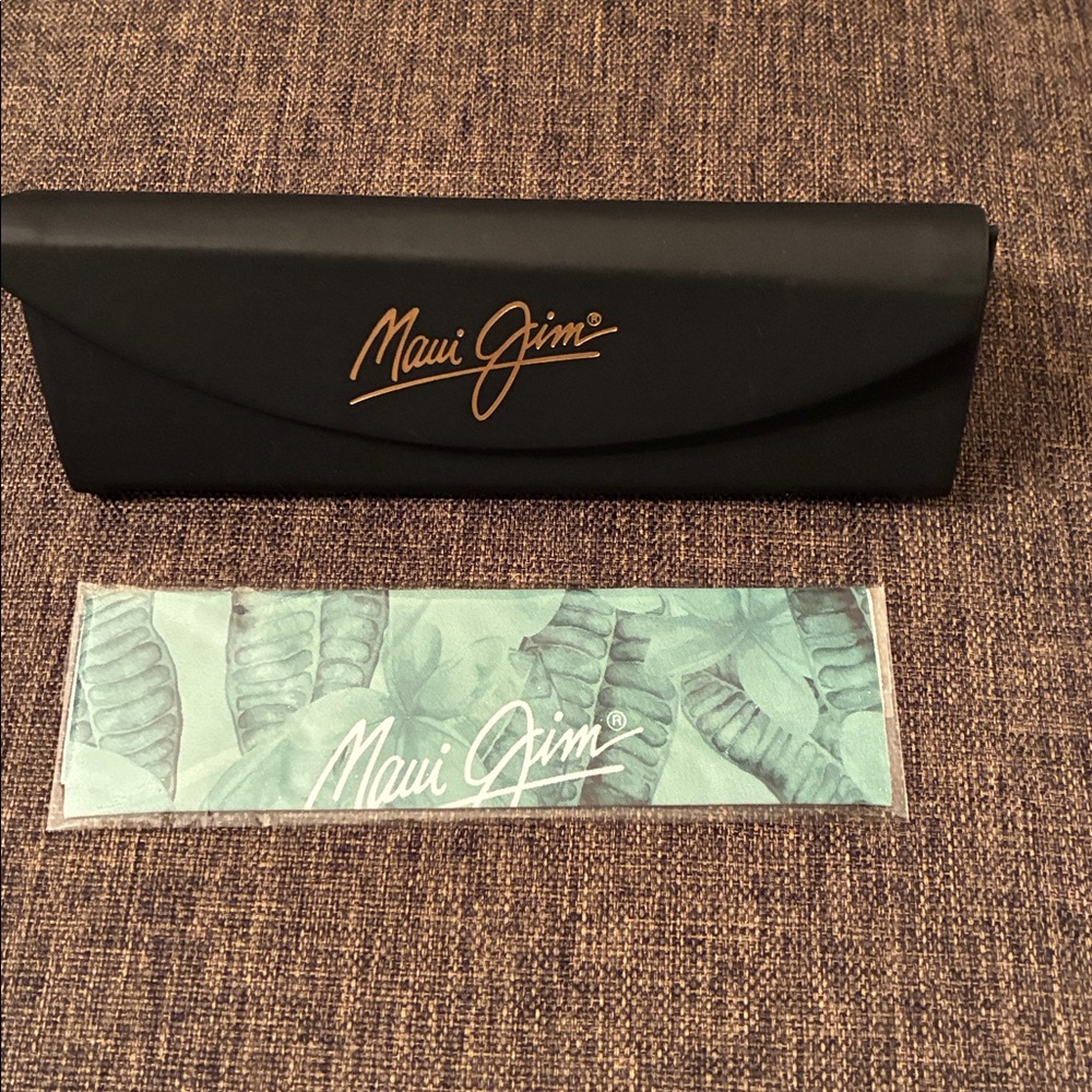 Maui Jim Black Case with Gold Script Logo